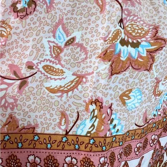 Coral Pullover V Neck Peasant Top; 3/4 sleeve Size: 1XL - Picture 4 of 10